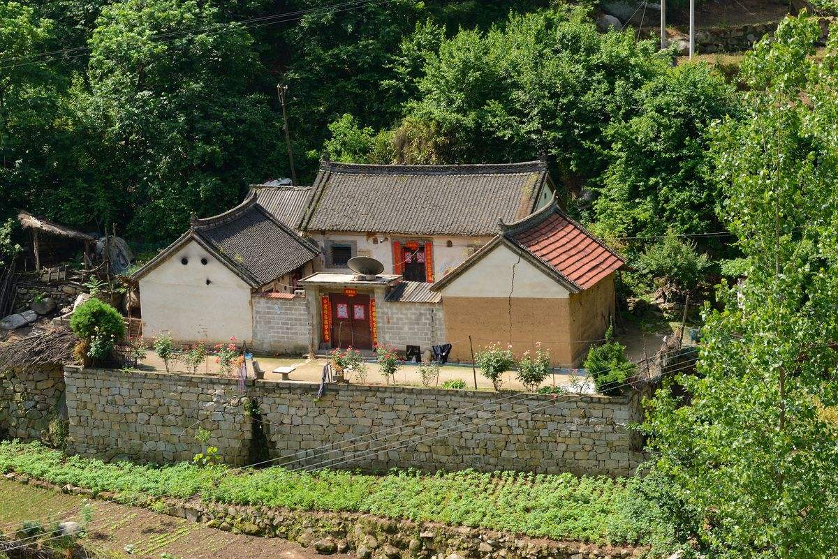 陕西省安康市白河县仓上镇仓坪村家用变频供水系统